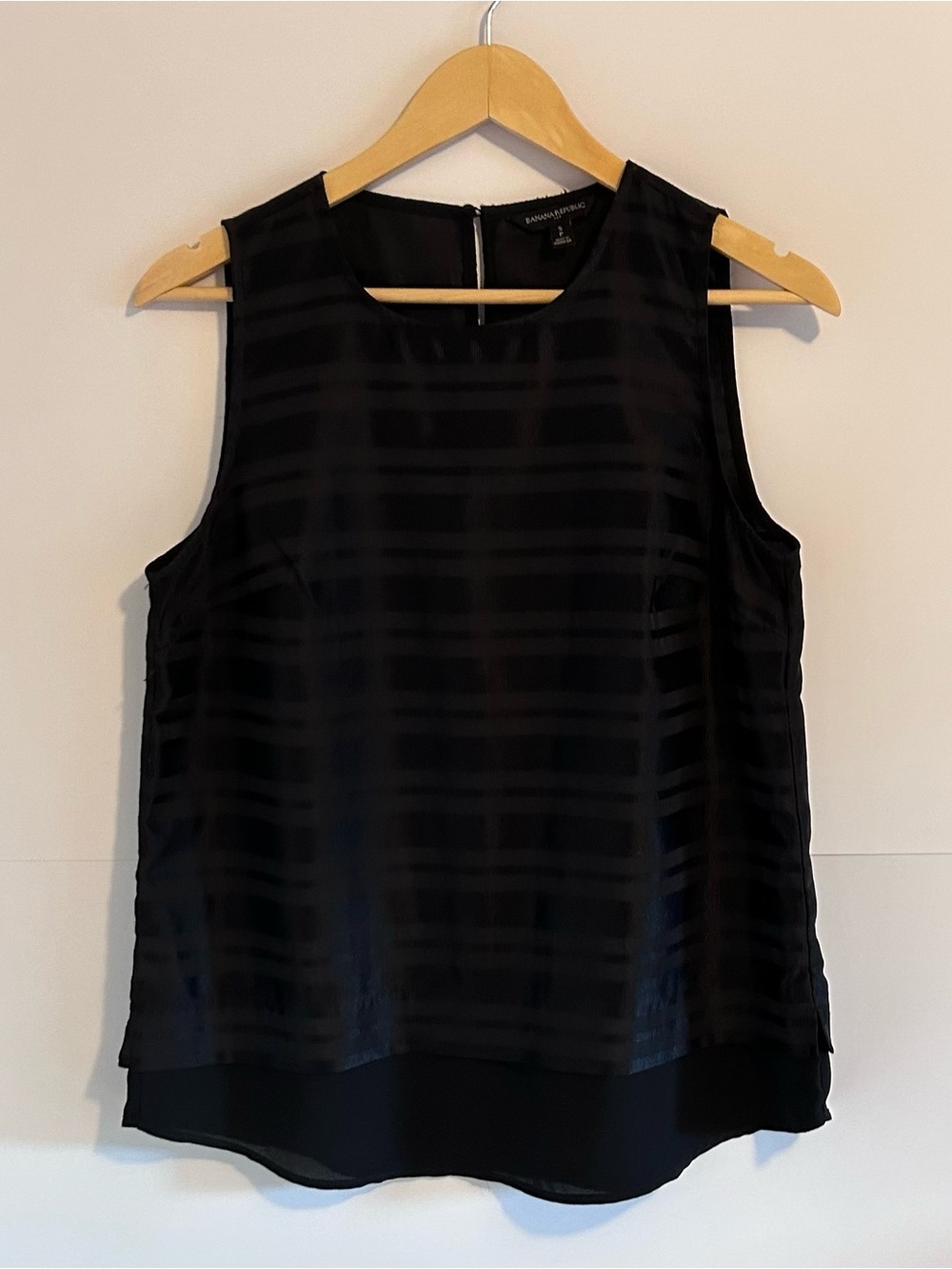 Banana Republic Shadow Stripe Sleeveless Blouse Minimalist Black Petite Small